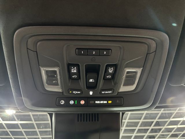 Used 2025 GMC Sierra 2500 Denali Ultimate AWD/4WD image 25