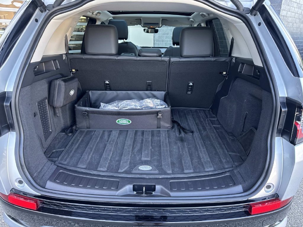 Certified 2025 Land Rover Discovery Sport S AWD/4WD image 6