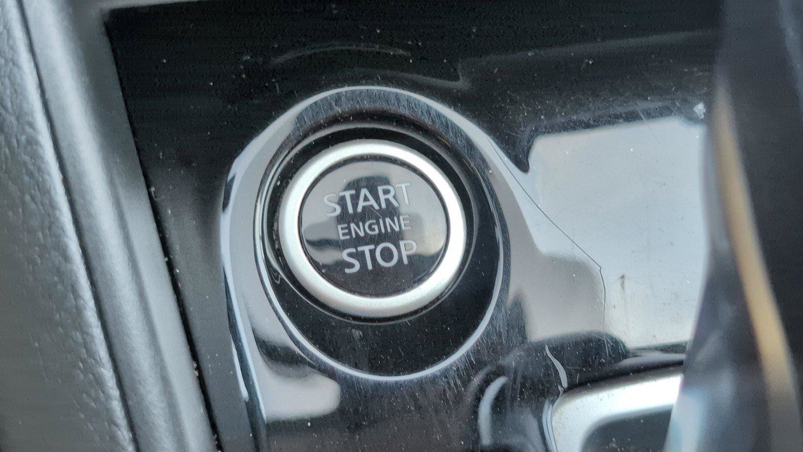 Used 2024 Nissan Versa SR FWD image 26