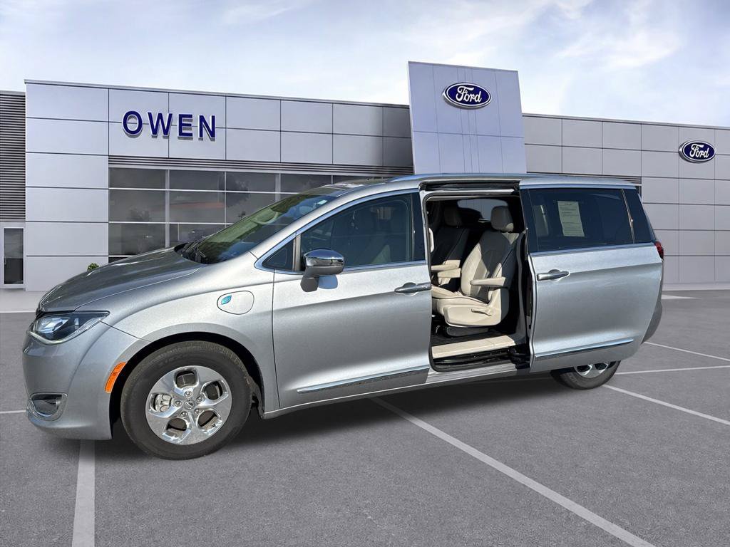 Used 2018 Chrysler Pacifica Limited FWD image 30