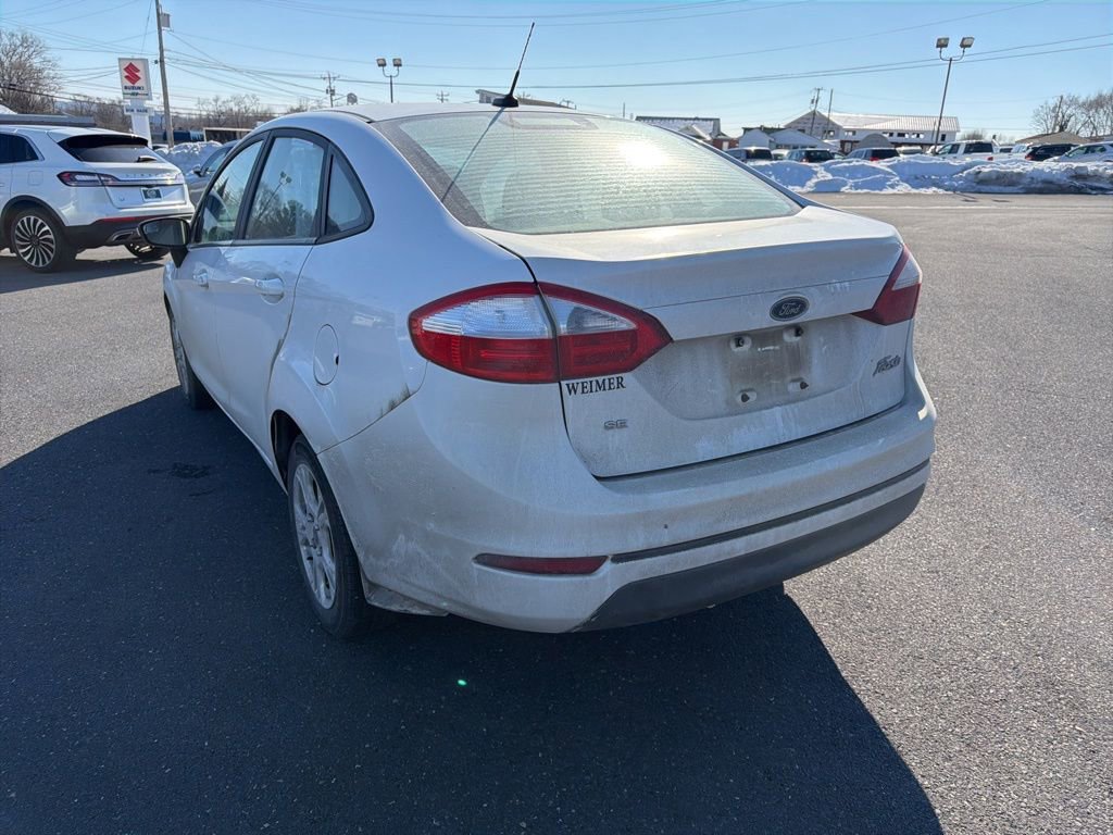 Used 2016 Ford Fiesta SE image 3
