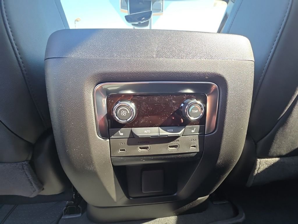 New 2026 Chevrolet Suburban High Country image 26