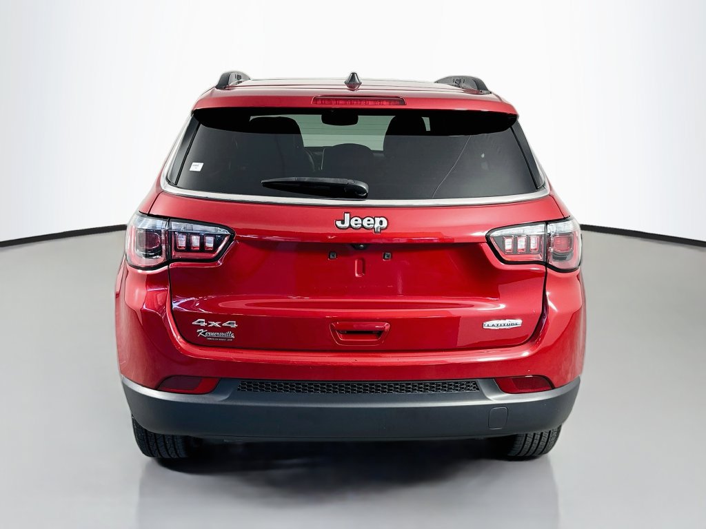 Used 2025 Jeep Compass Latitude w/ Sun & Sound Group AWD/4WD image 6