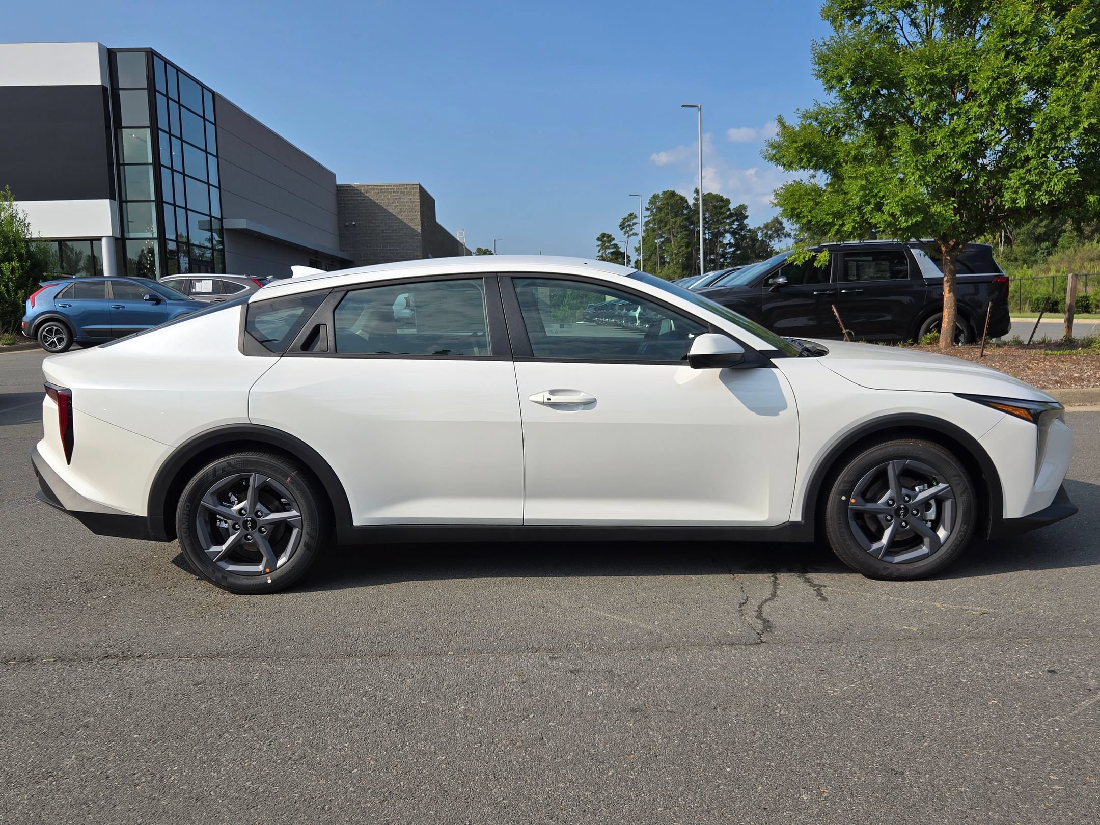 New 2026 Kia K4 FWD image 8