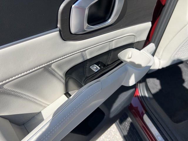 Used 2024 Kia Sorento SX image 16