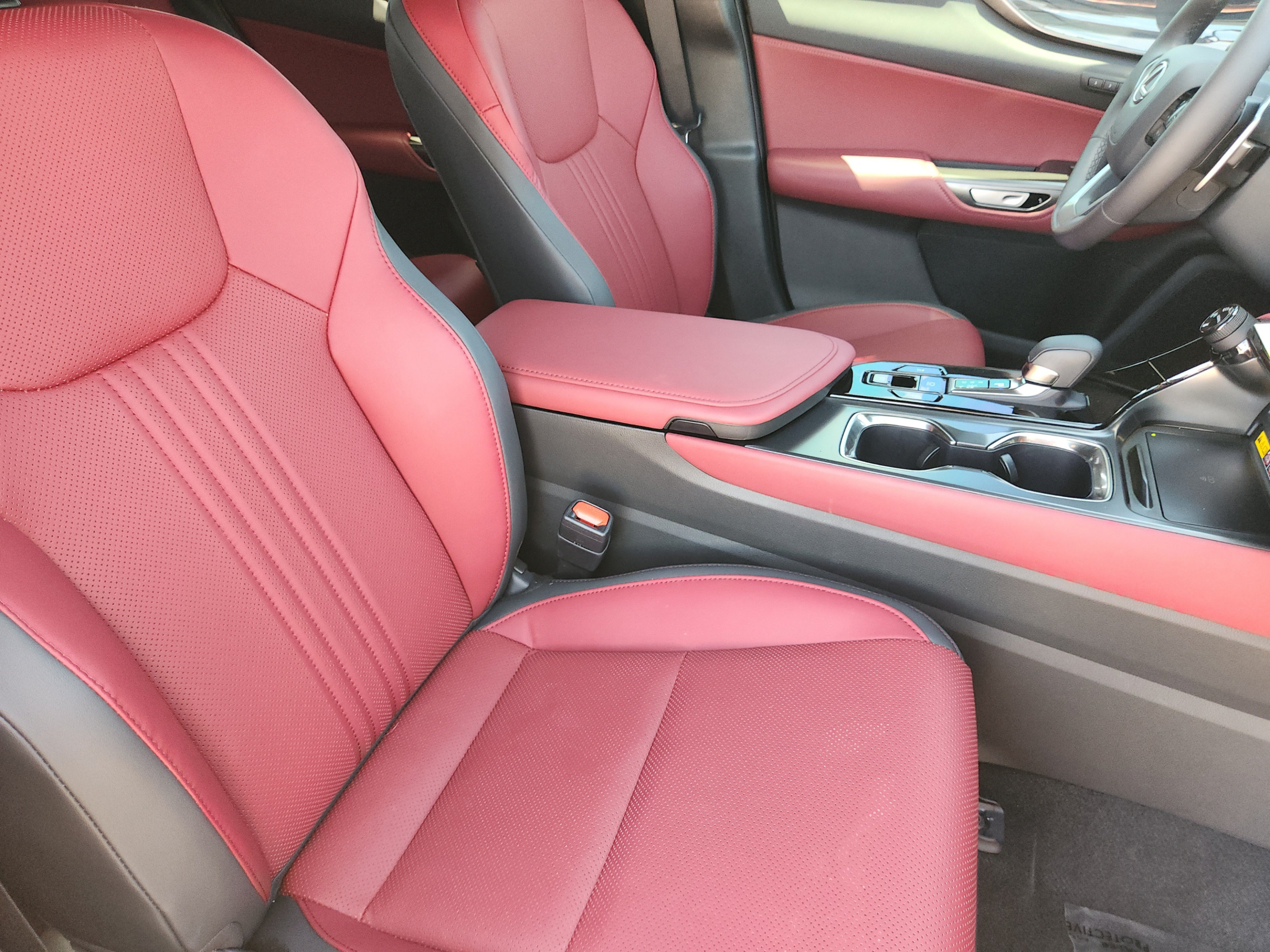 Used 2025 Lexus NX 250 FWD w/ Accessory Package (2T) image 7