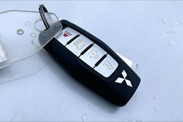 Used 2024 Mitsubishi Outlander SEL Black Edition image 34