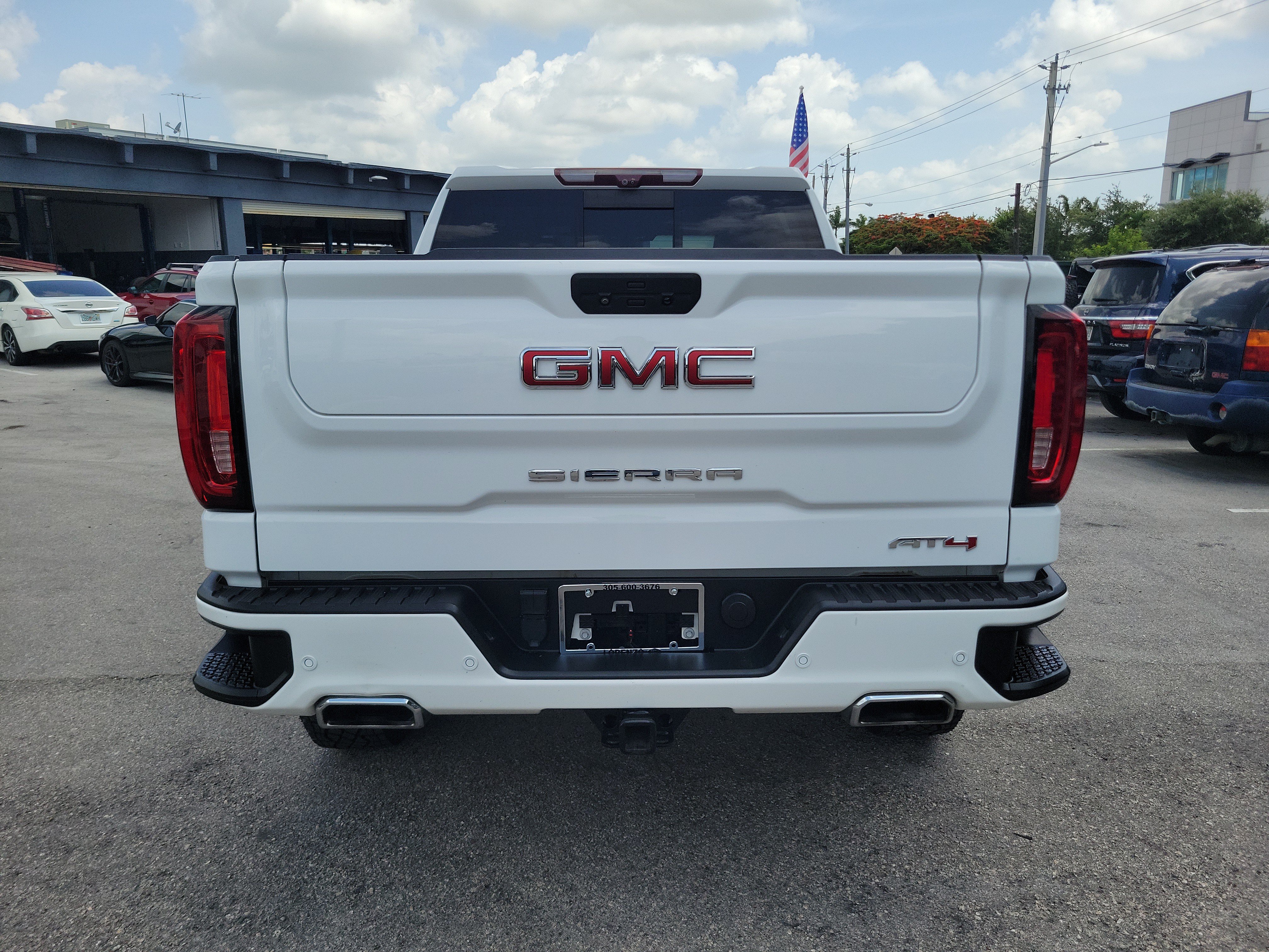 Used 2020 GMC Sierra 1500 AT4 w/ AT4 Premium Package AWD/4WD image 6