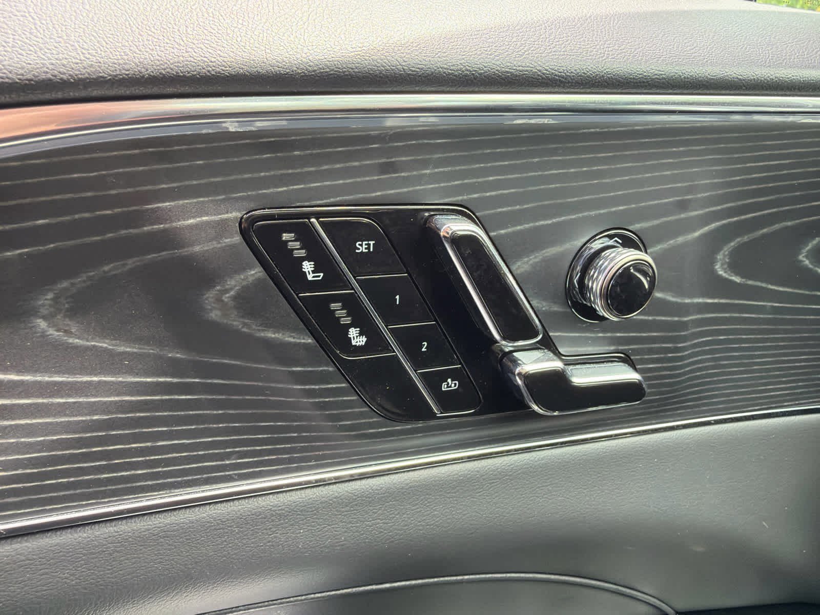 Used 2024 Cadillac Lyriq Luxury RWD image 26