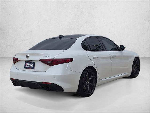 Used 2017 Alfa Romeo Giulia Ti w/ TI 19" Sport Package RWD image 5