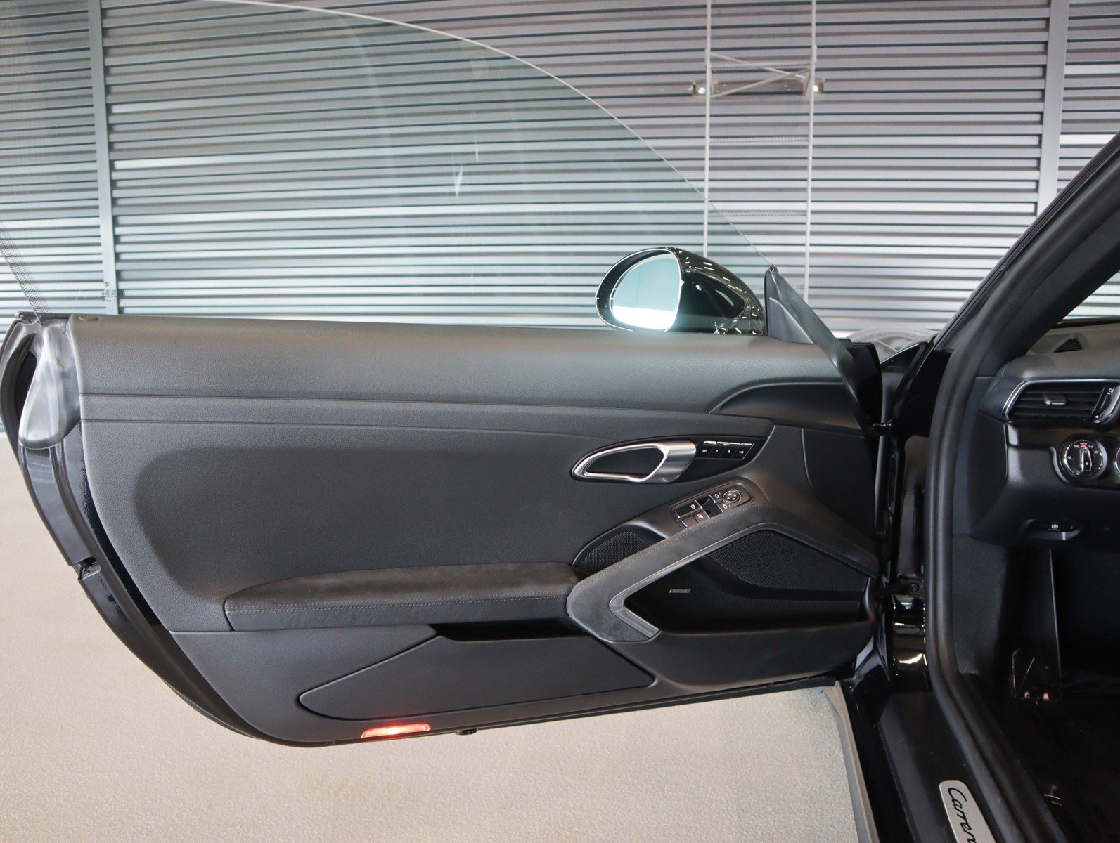 Certified 2018 Porsche 911 Carrera 4 GTS image 22