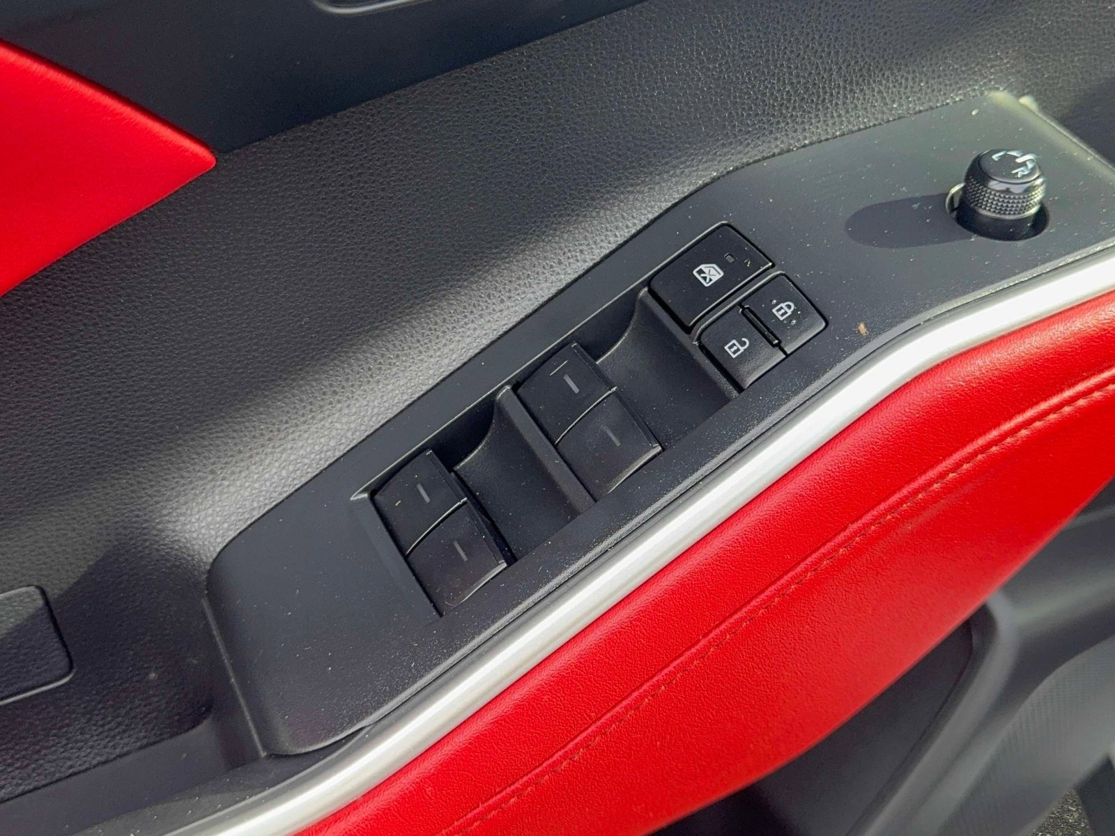 Used 2023 Toyota Highlander XSE image 18