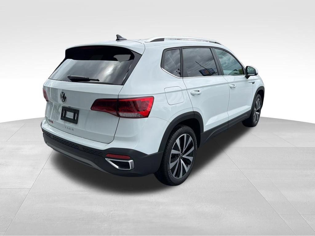 Used 2022 Volkswagen Taos SE FWD image 6