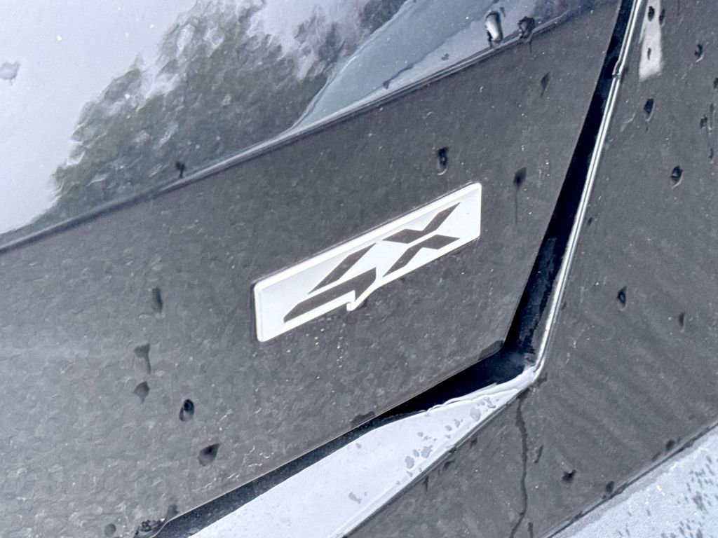 Used 2024 Kia Sorento S image 11