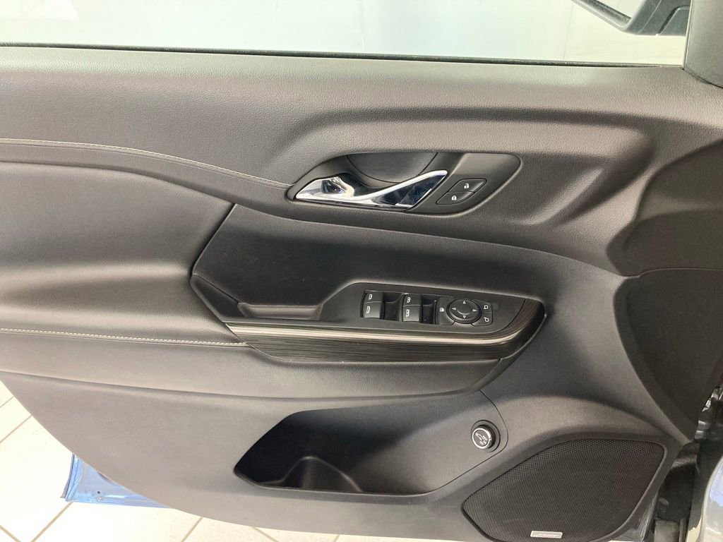 Used 2023 GMC Acadia SLT image 14