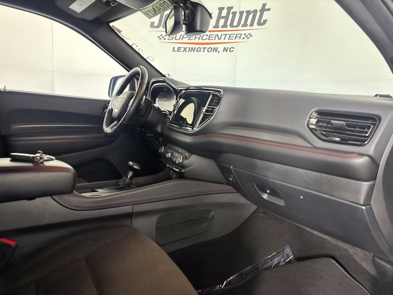Used 2025 Dodge Durango GT AWD/4WD image 32