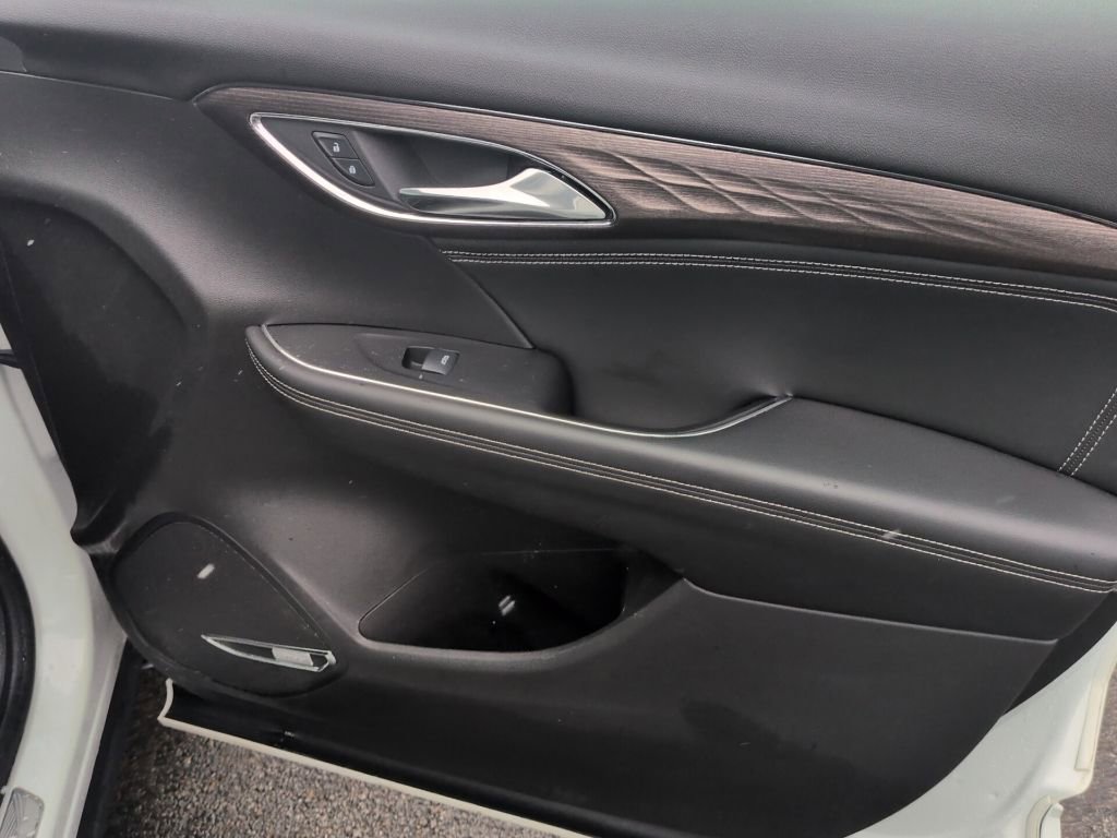 Used 2022 Buick Envision Avenir w/ Safety Package image 22