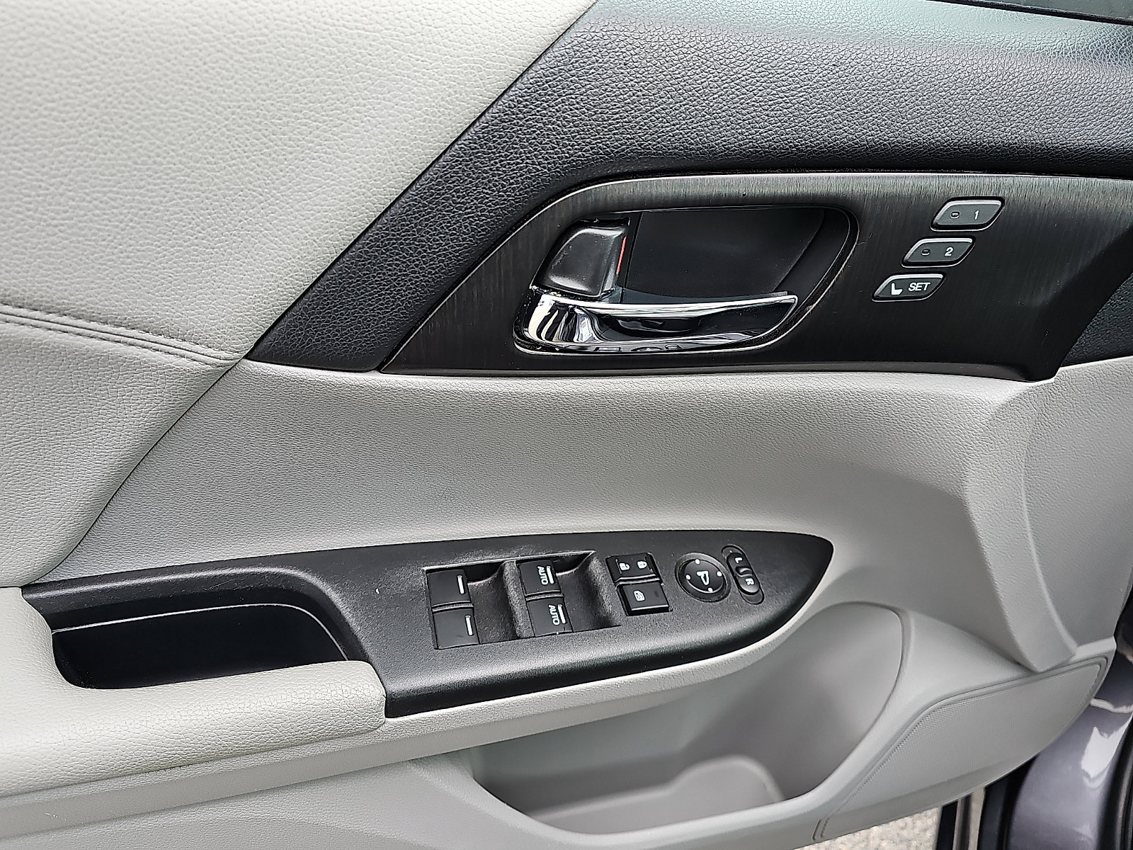 Used 2014 Honda Accord EX-L image 12