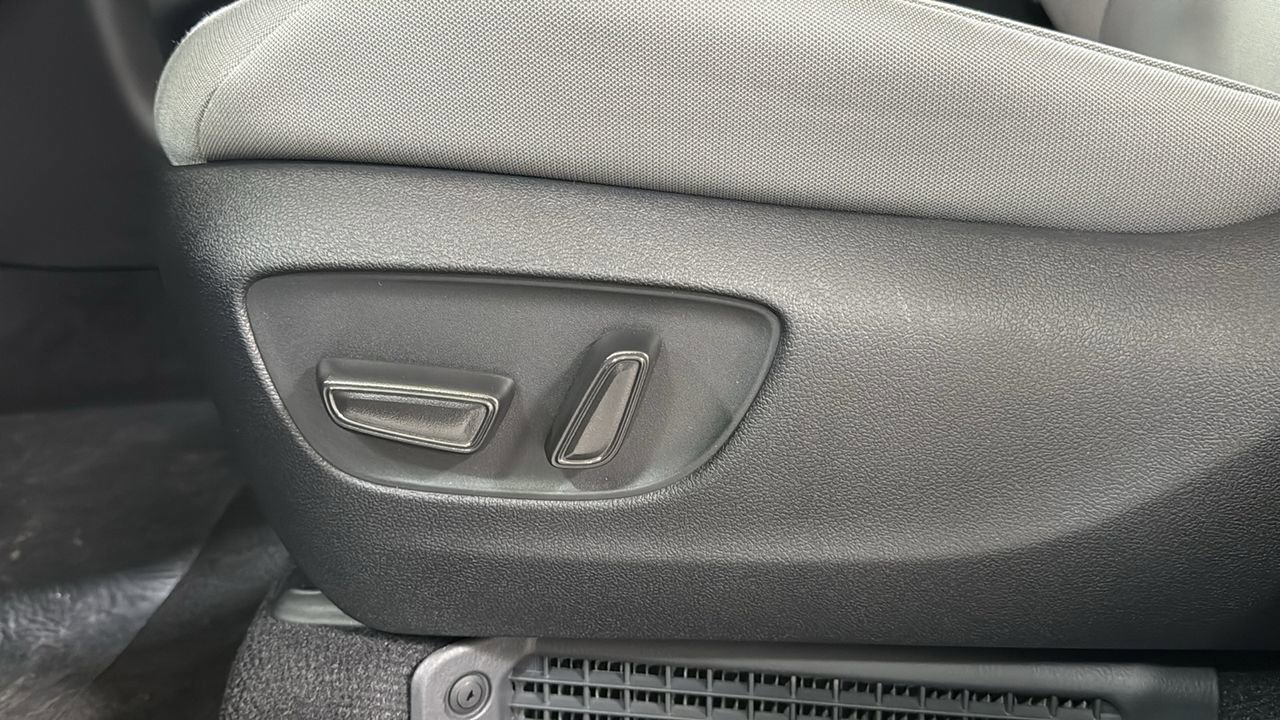 New 2026 Toyota Sienna LE image 14