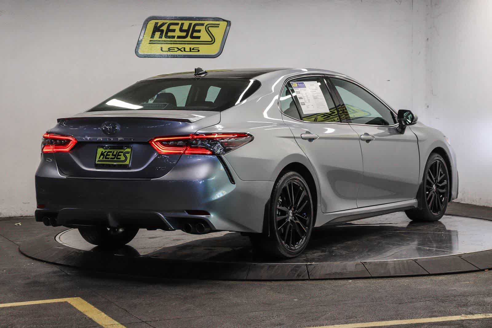 Used 2024 Toyota Camry XSE FWD image 4