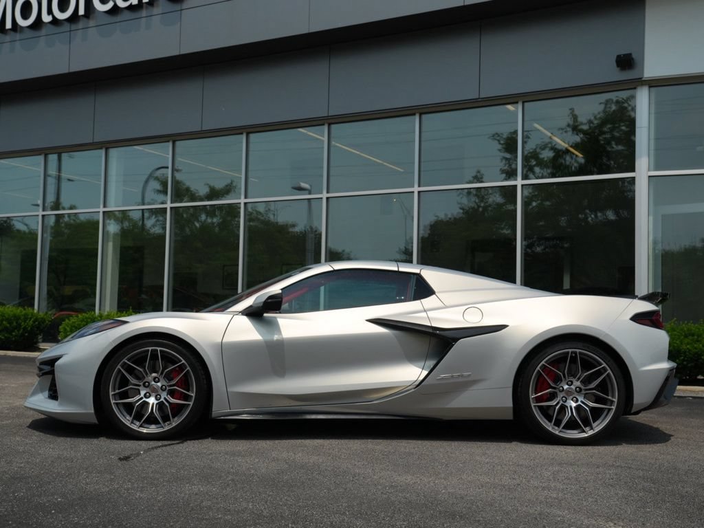 Used 2023 Chevrolet Corvette Z06 w/ Chrome Exterior Badge Package RWD image 9