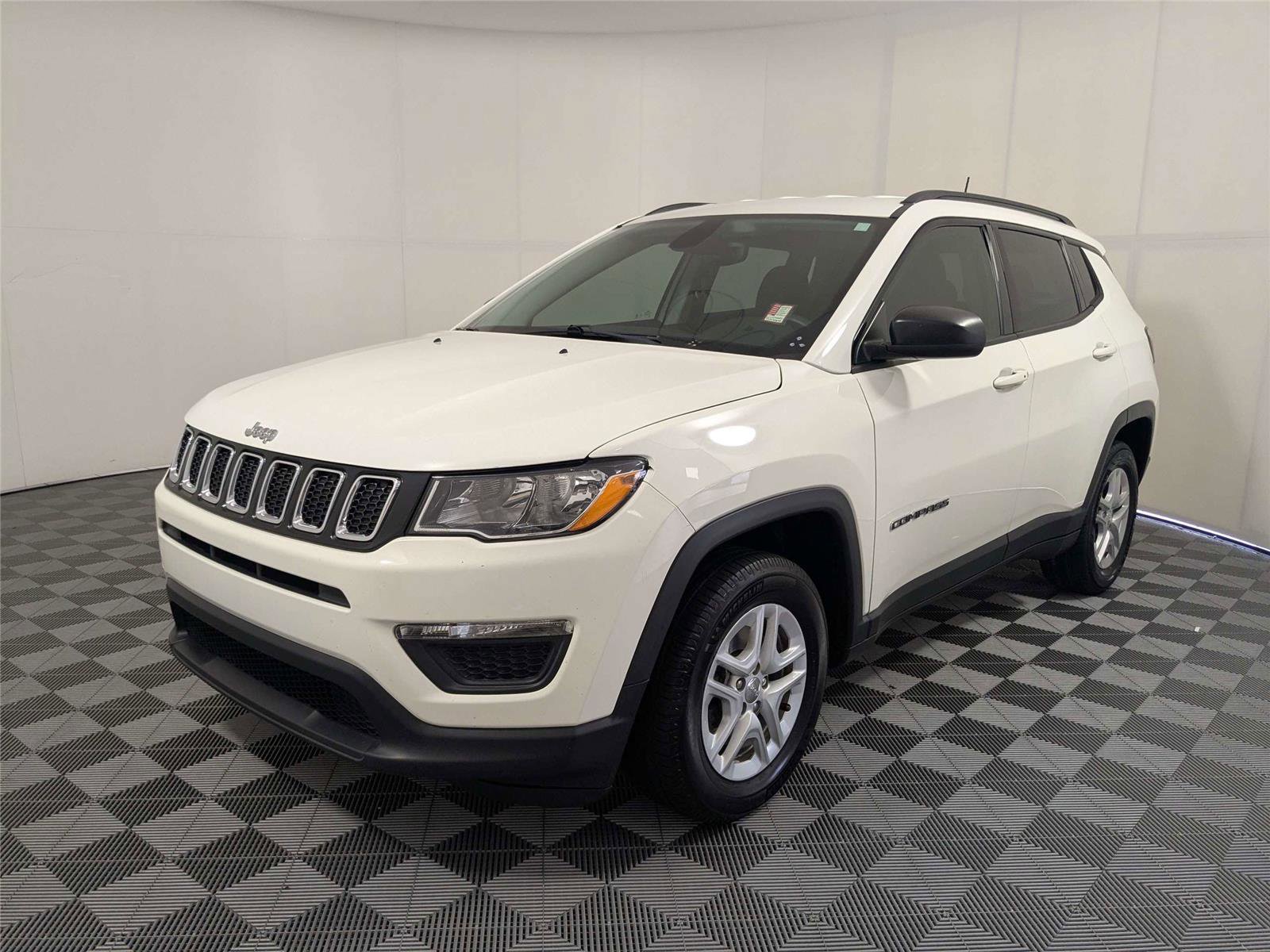 Used 2018 Jeep Compass Sport w/ Tech Group FWD video 2