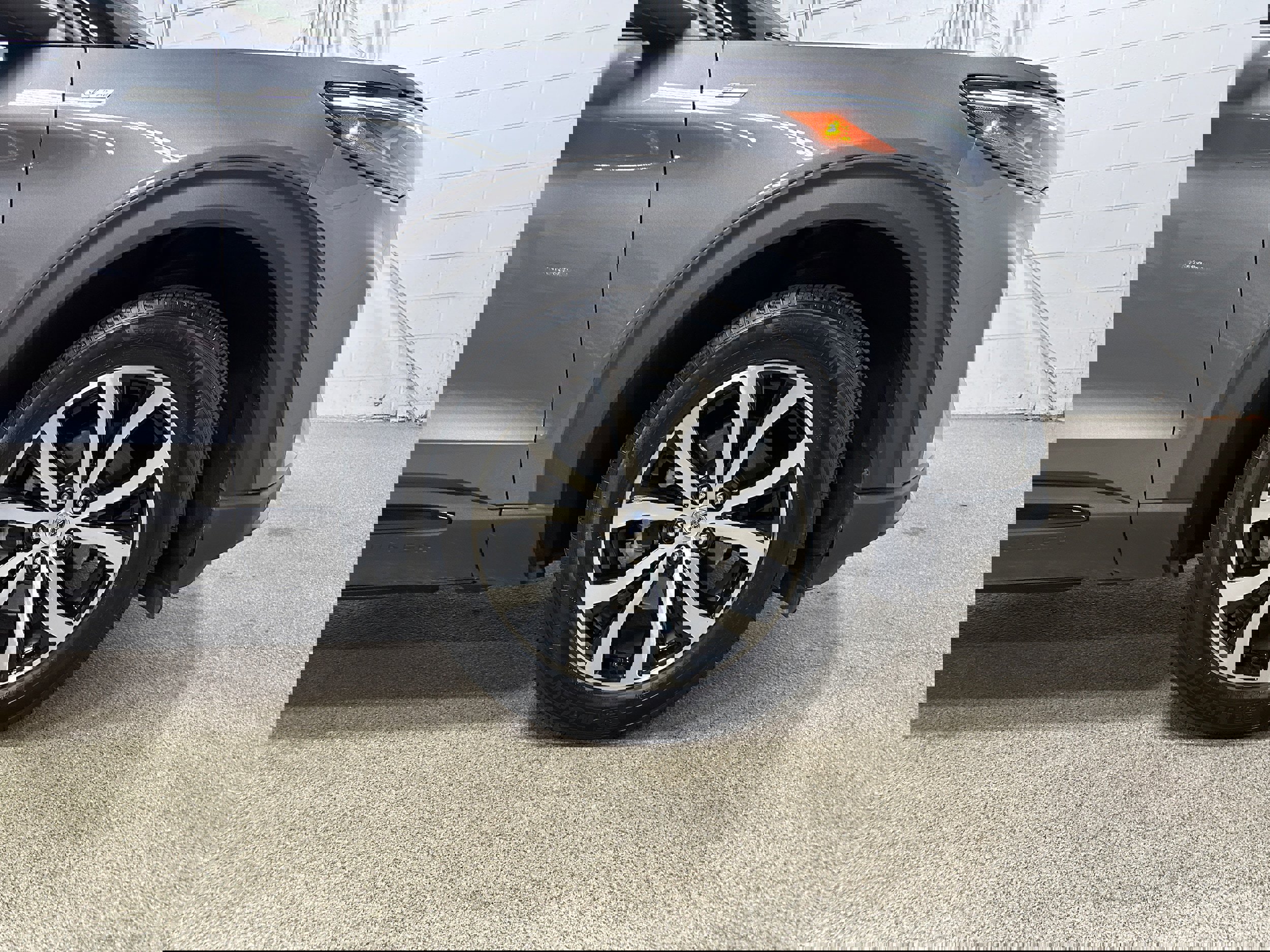 Certified 2025 Ford Explorer ST-Line image 32