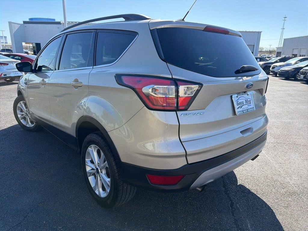 Used 2018 Ford Escape SE image 5