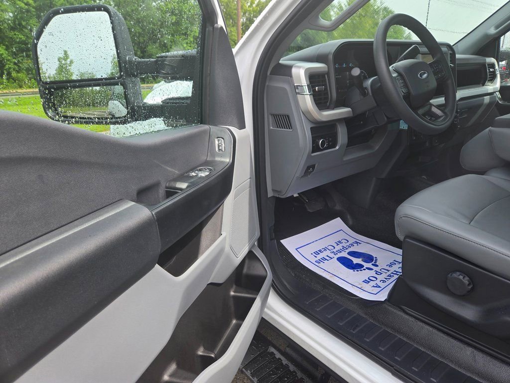 New 2026 Ford F350 XL w/ XL Off-Road Package AWD/4WD image 6