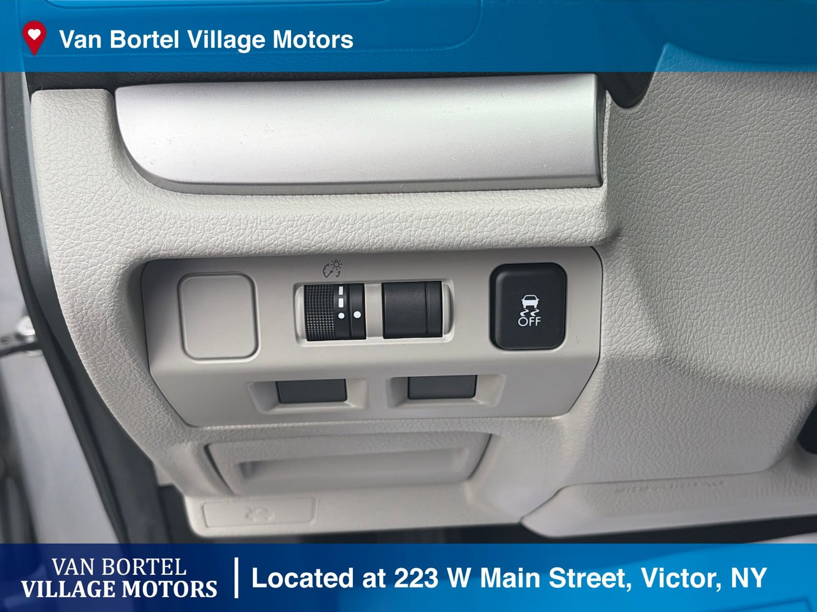 Used 2017 Subaru Forester 2.5i Premium w/ All-Weather Package image 11