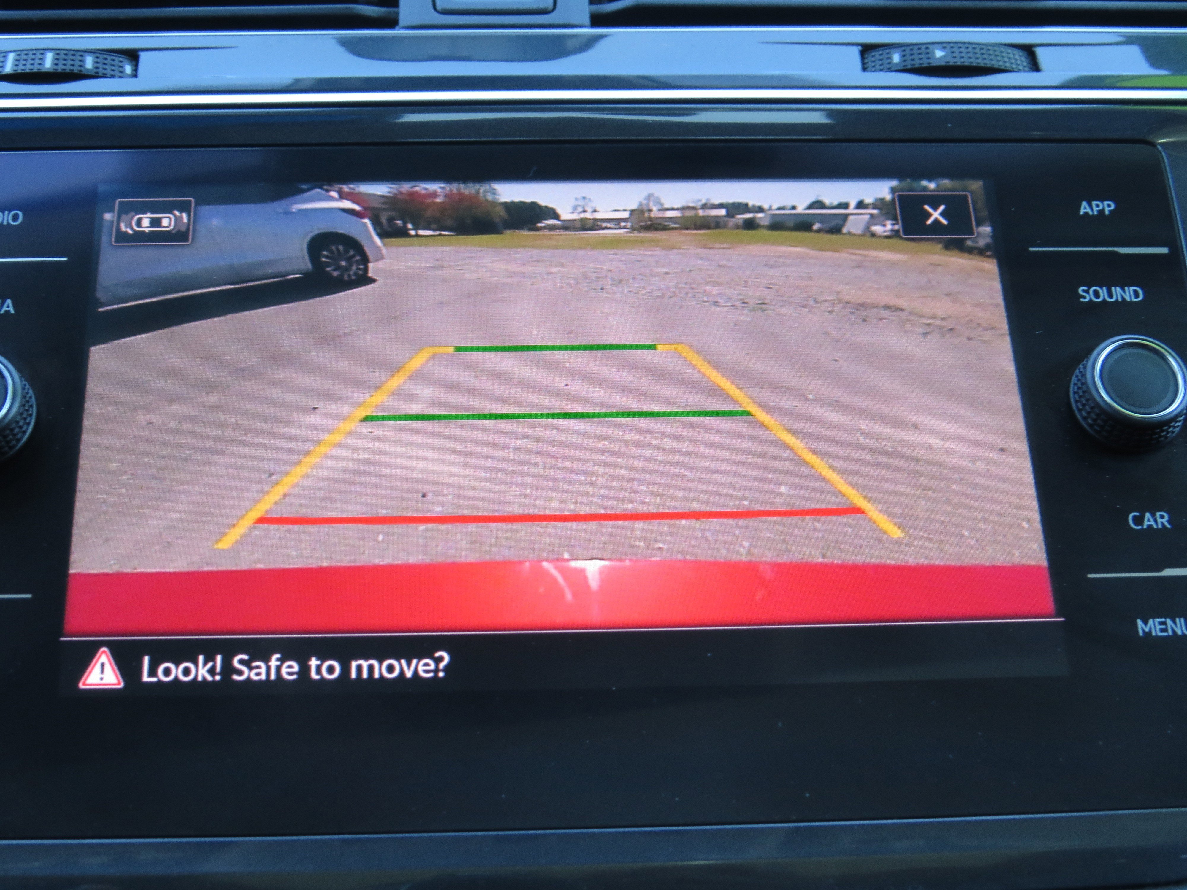 Used 2022 Volkswagen Tiguan SE w/ Panoramic Sunroof Package image 30