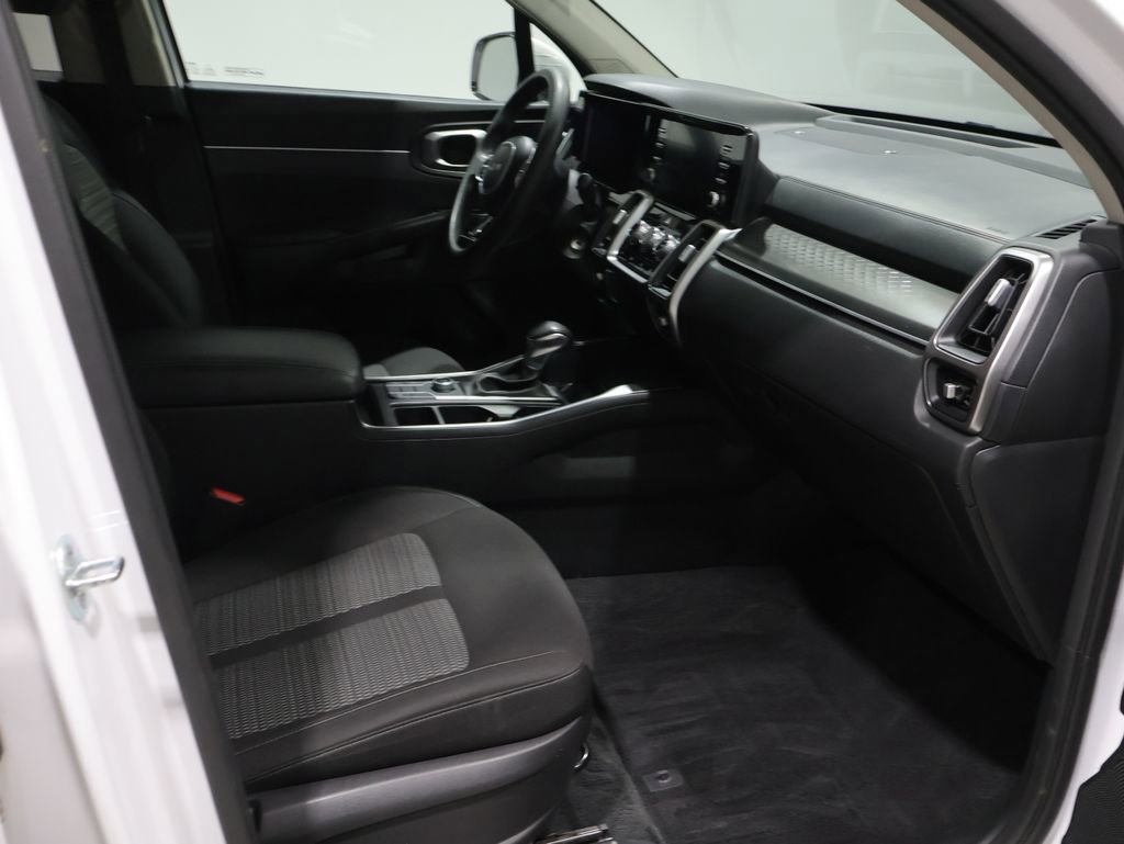 Used 2022 Kia Sorento LX image 22