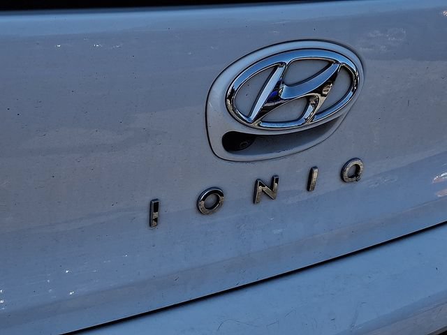 Used 2020 Hyundai Ioniq SE FWD image 13