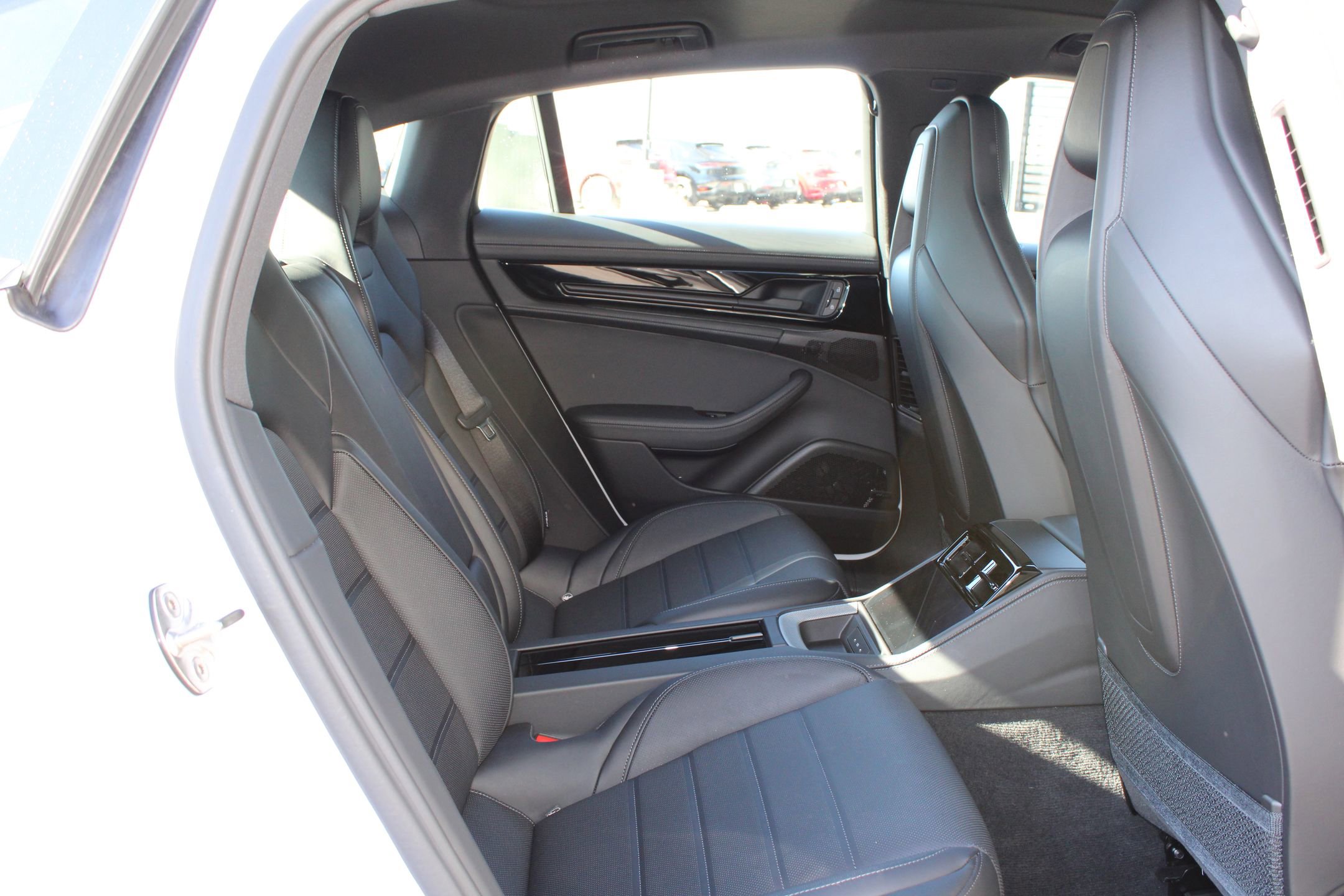 Used 2025 Porsche Panamera 4S image 25