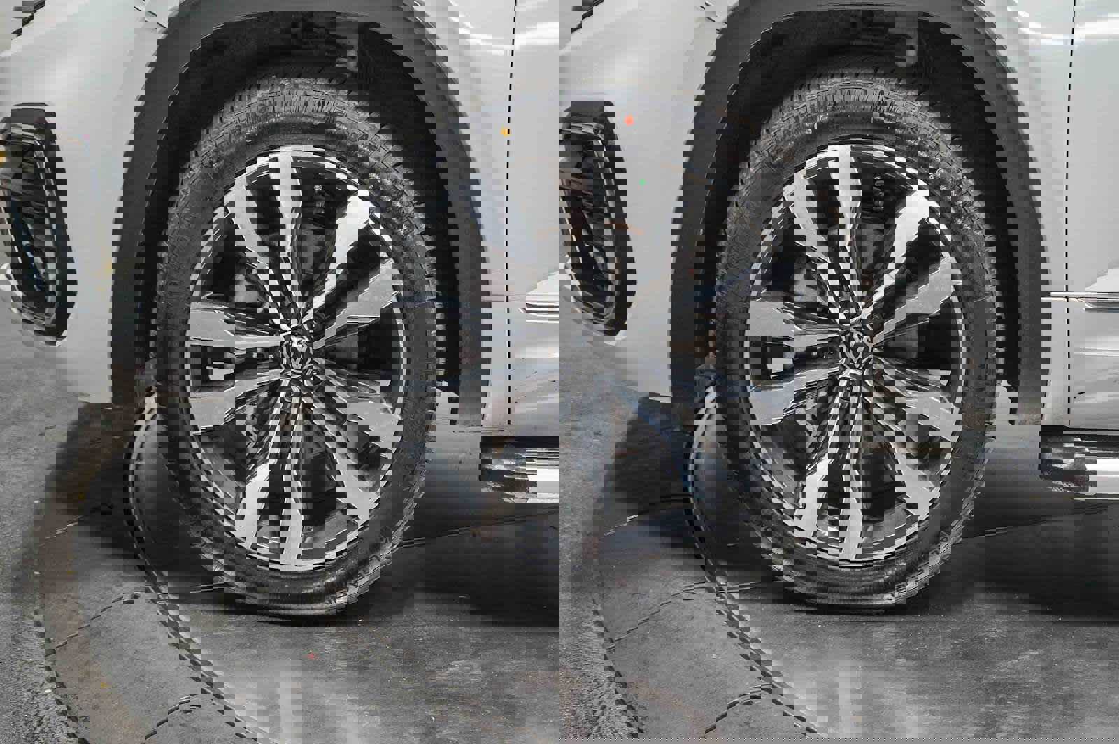 Used 2021 Volkswagen Atlas SEL R-Line image 9