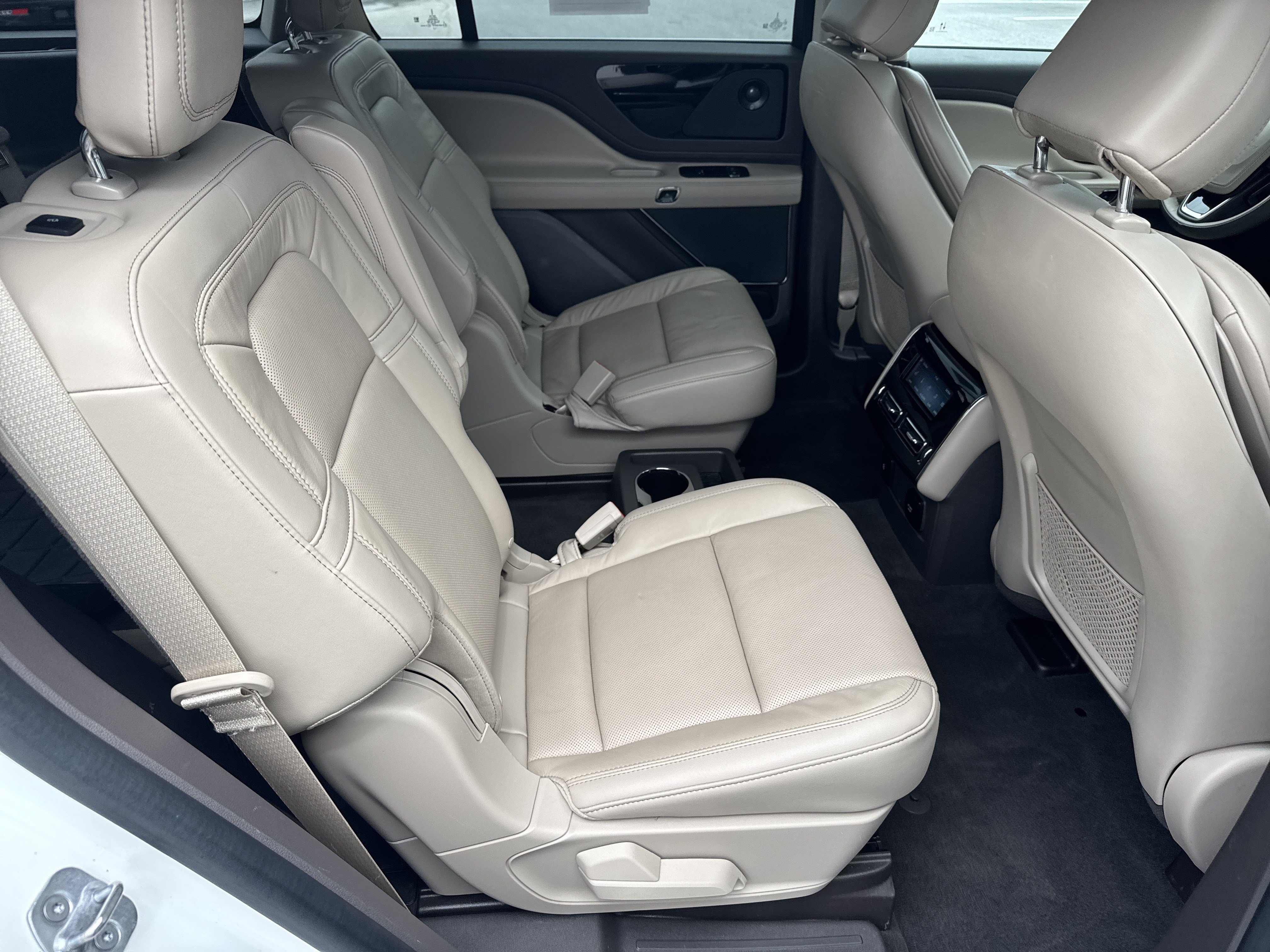 Used 2023 Lincoln Aviator Reserve w/ Equipment Group 201A RWD image 18