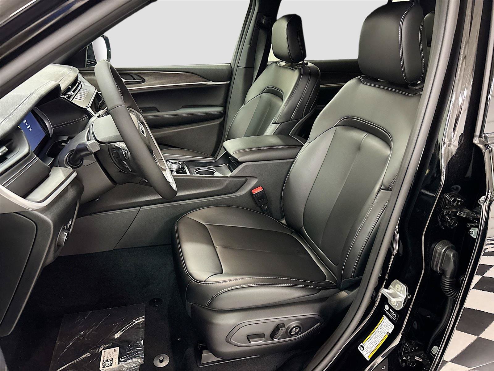 New 2026 Jeep Grand Cherokee L Limited AWD/4WD image 5