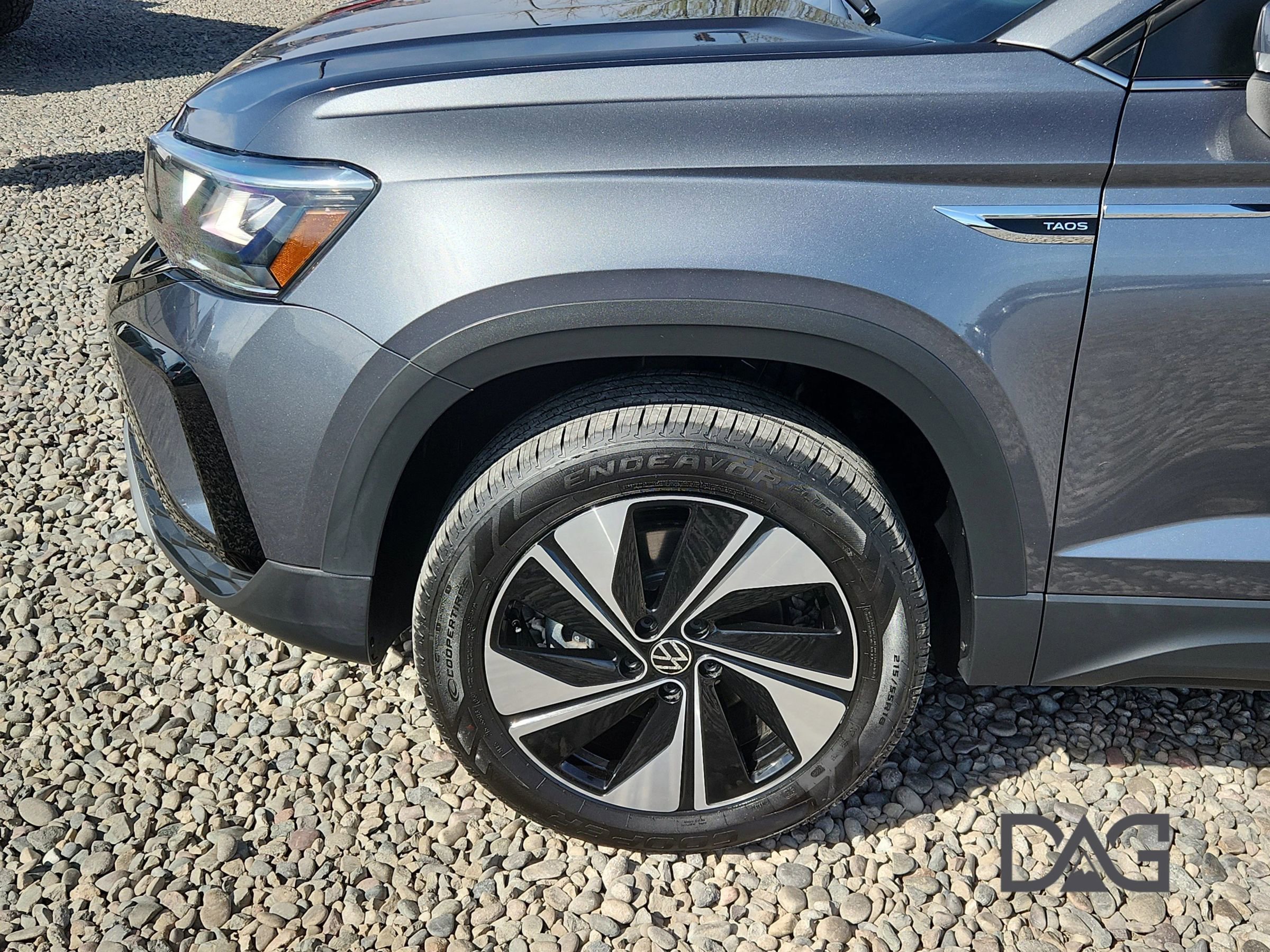 Used 2024 Volkswagen Taos SE image 10