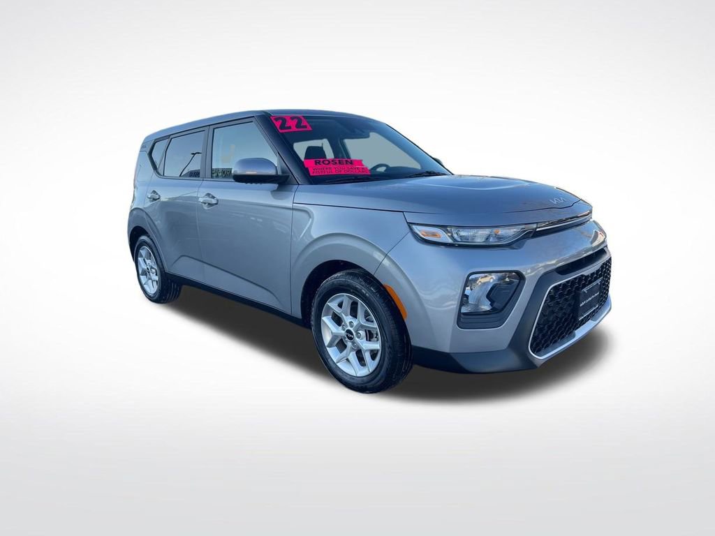 Certified 2022 Kia Soul LX w/ Technology Package image 3