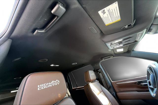 Used 2025 Chevrolet Suburban High Country image 28