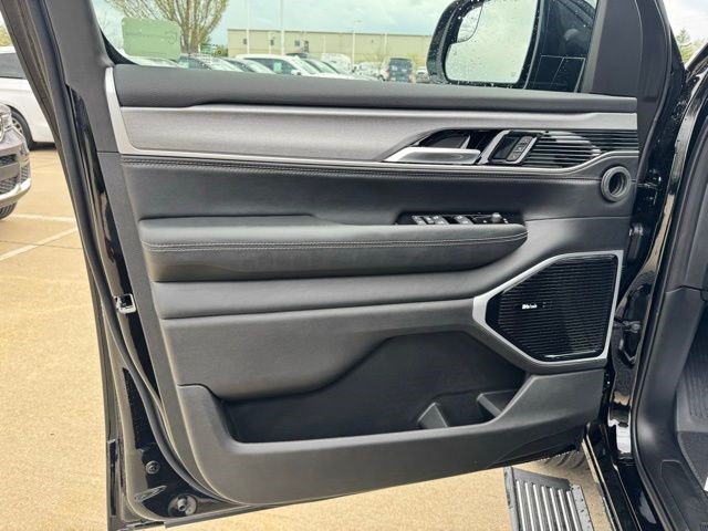 New 2026 Jeep Grand Wagoneer Limited AWD/4WD image 8