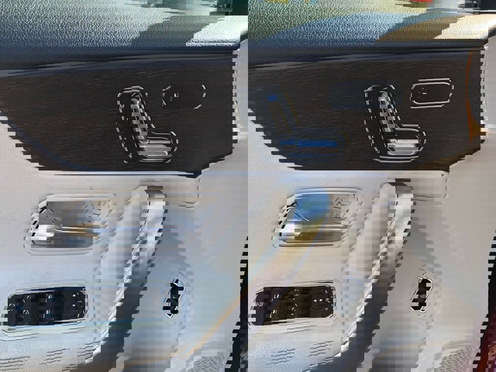 Certified 2021 Mercedes-Benz A 220 4MATIC image 12