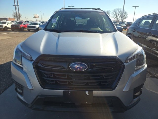 Used 2023 Subaru Forester Premium image 2