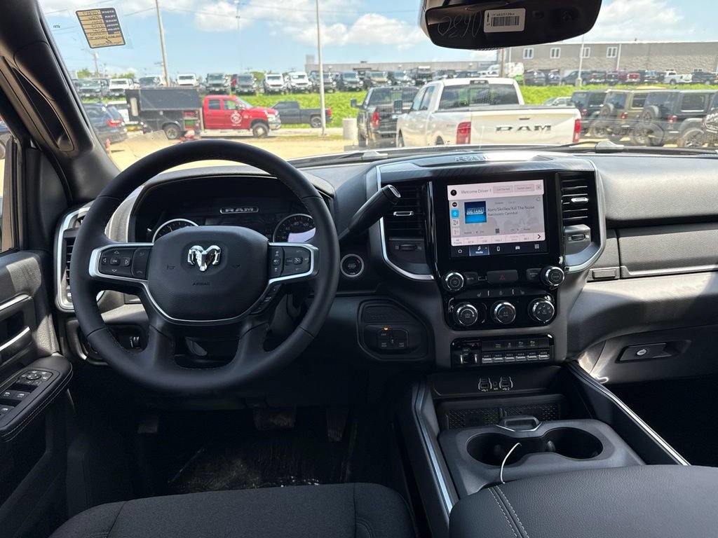 New 2026 RAM 2500 Big Horn AWD/4WD image 19