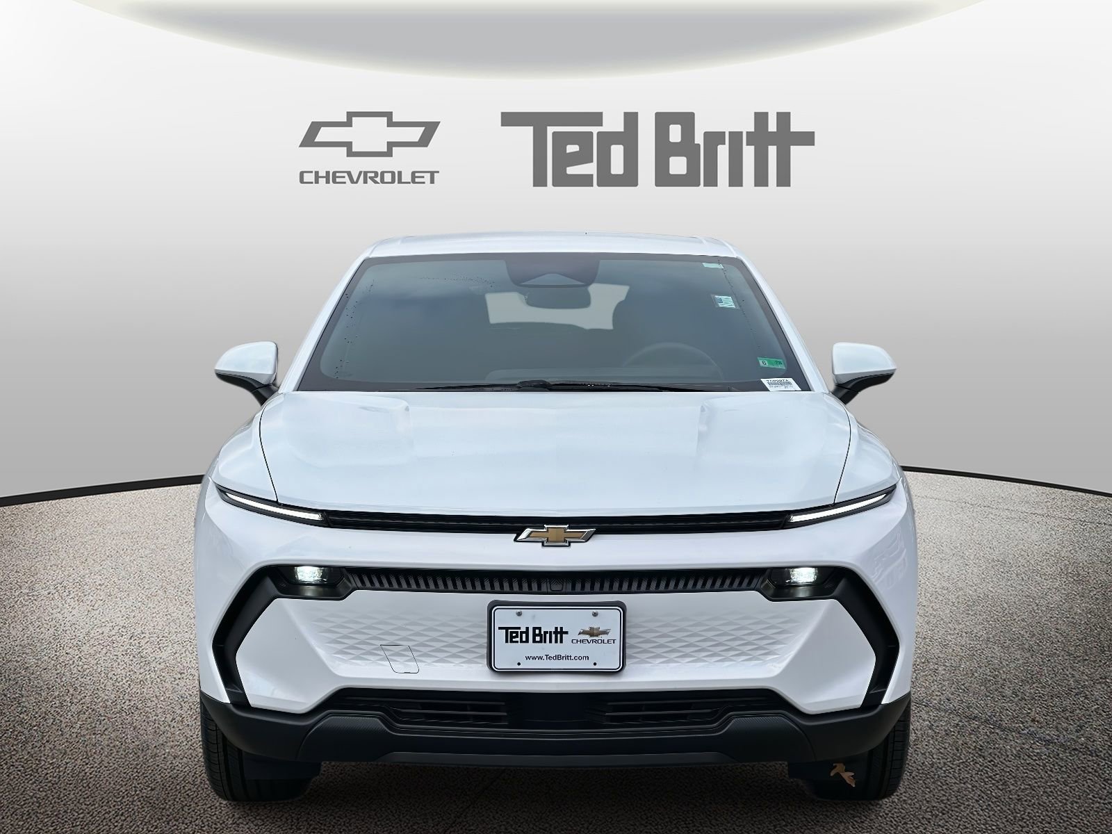 Used 2025 Chevrolet Equinox EV LT image 2