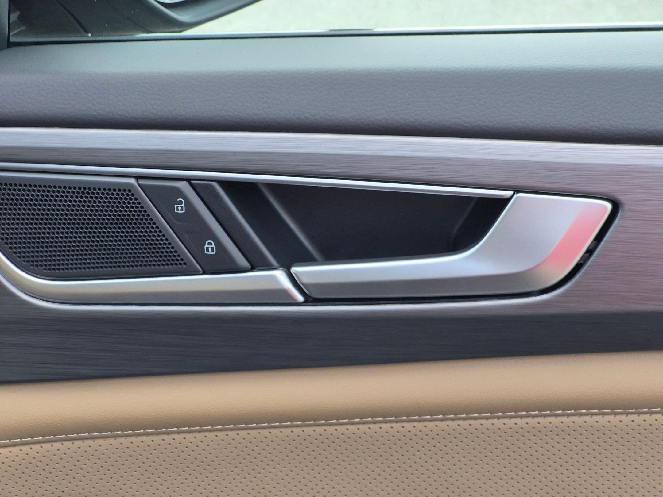 New 2026 Volkswagen Atlas Cross Sport SE FWD image 32