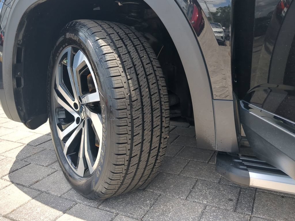 Certified 2023 Volkswagen Atlas Cross Sport SEL AWD/4WD image 38
