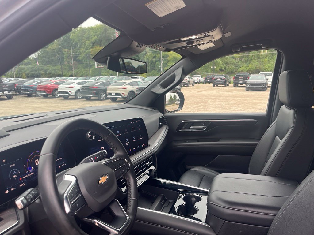 Used 2025 Chevrolet Tahoe LT AWD/4WD image 18