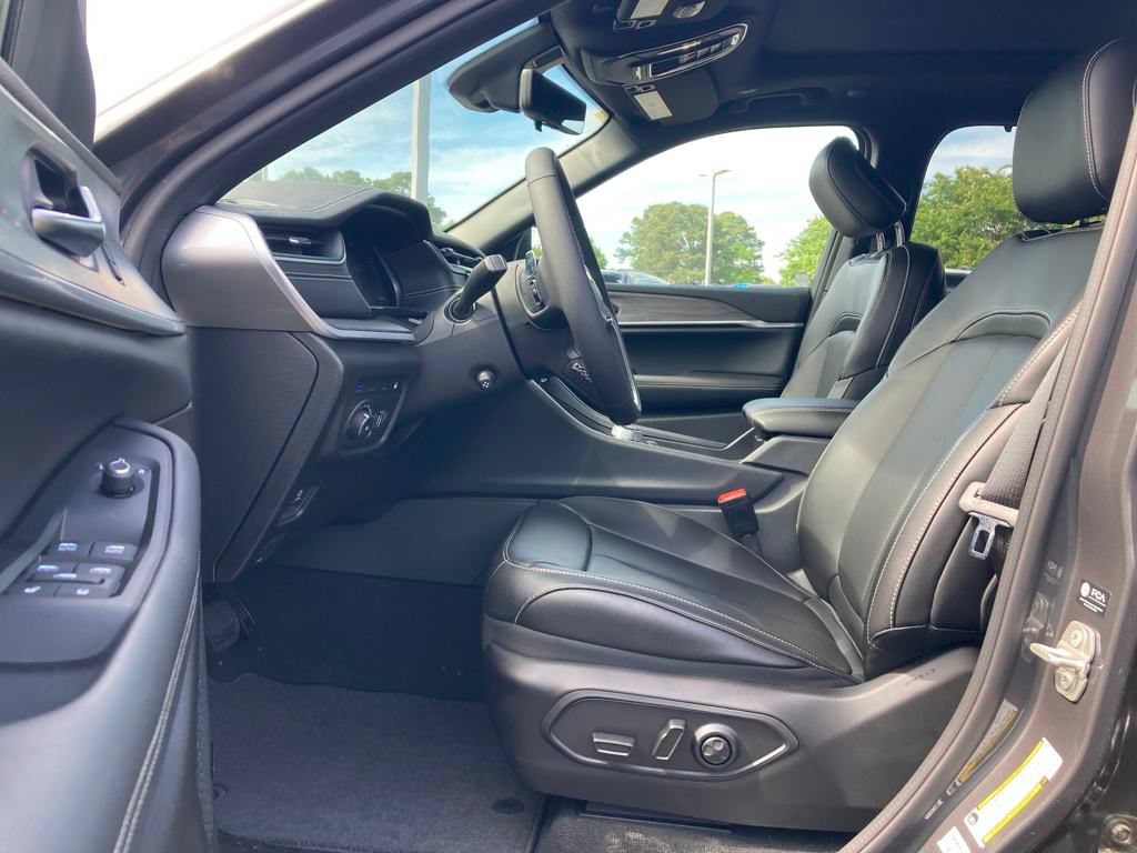 New 2024 Jeep Grand Cherokee Limited 4xe w/ Luxury Tech Group II AWD/4WD image 9