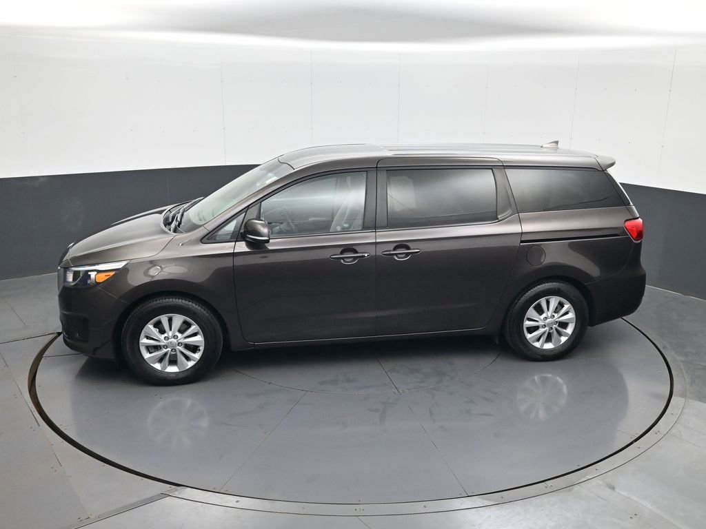Used 2017 Kia Sedona LX image 21